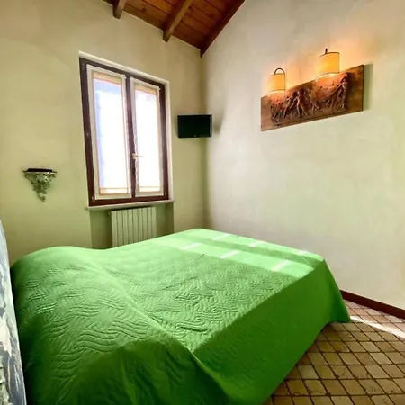 Exclusive Punta San Vigilio Villa