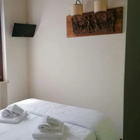 Exclusive Punta San Vigilio Villa *